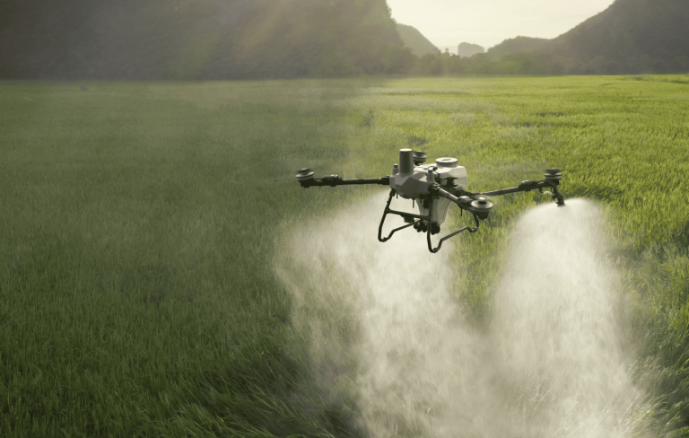 DJI ra mắt Agras T55 và hệ thống phun kép pin cho Agras T100
