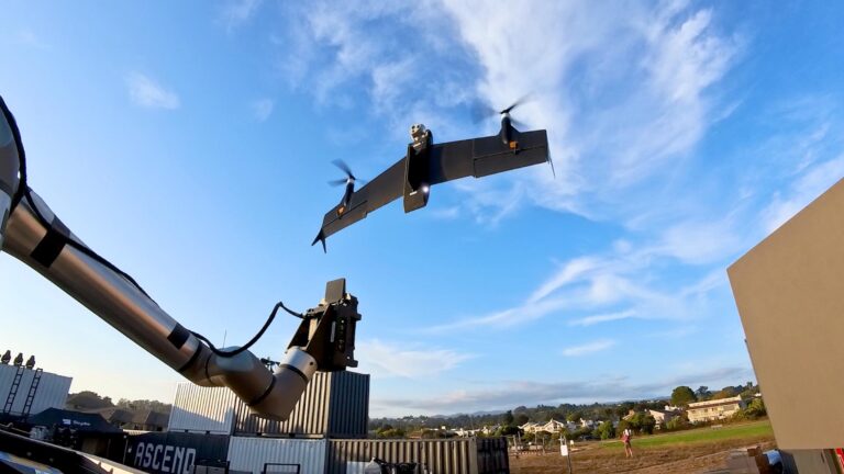 Skydio ra mắt F10 và MegaDock, hướng tới đội UAV tự hành quy mô lớn
